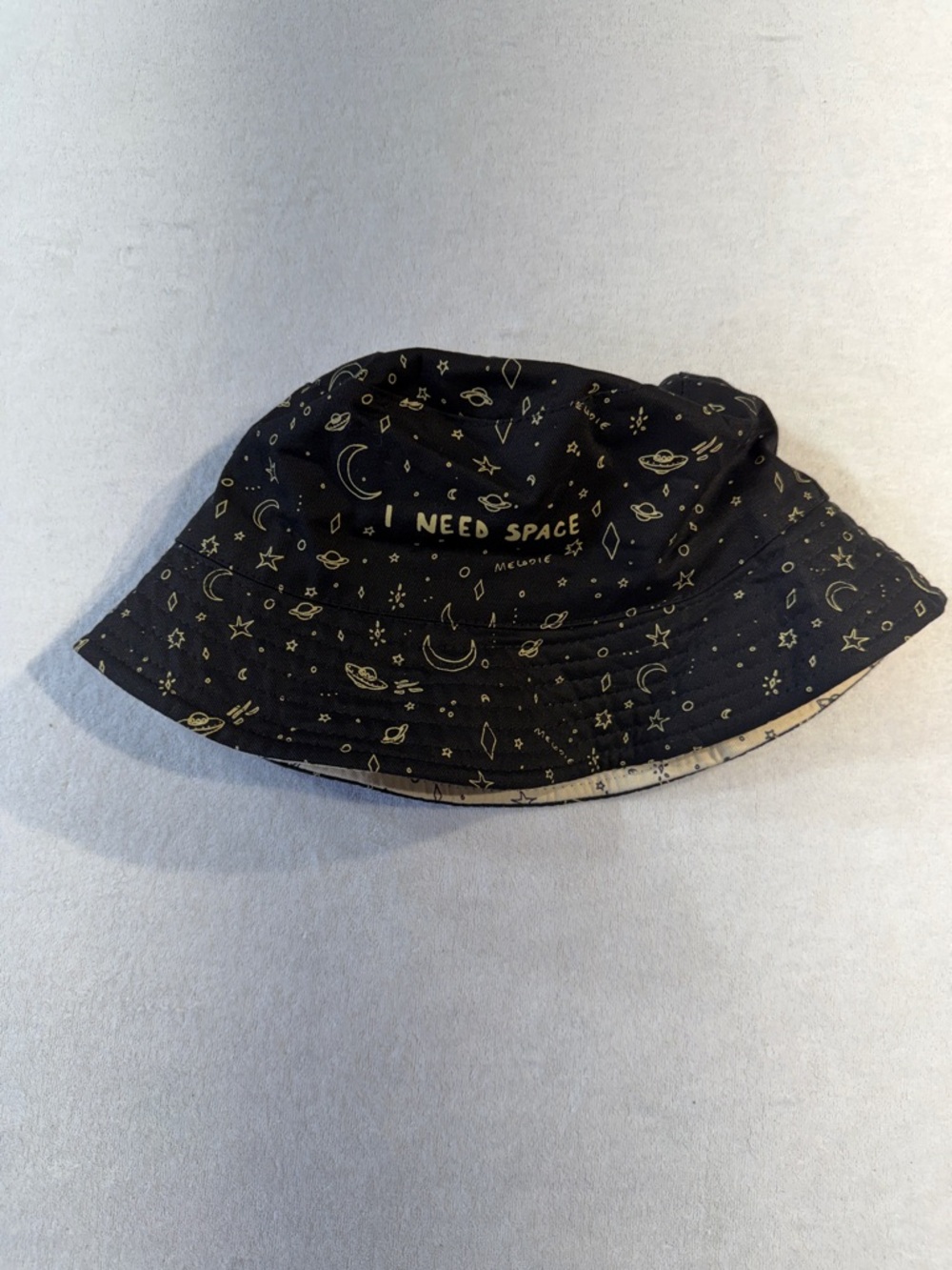 Melodie Reversible 'I Need Space' Bucket Hat - Space Print